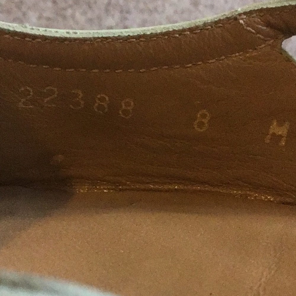 Stuart Weitzman kitten heels SZ 8 M - Picture 7 of 7